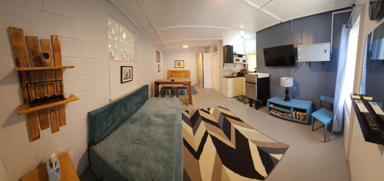 Appartamento Gloria'S Mini Hideaway Christ Church Esterno foto