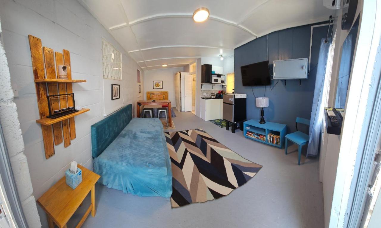 Appartamento Gloria'S Mini Hideaway Christ Church Esterno foto