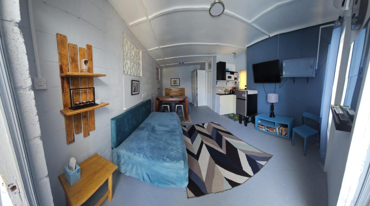 Appartamento Gloria'S Mini Hideaway Christ Church Esterno foto